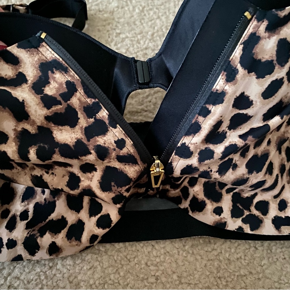 Victoria’s Secret Knockout Bra With Leopard / Cheetah Print - Picture 5 of 5